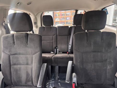Used 2016 Dodge Grand Caravan SXT image 35