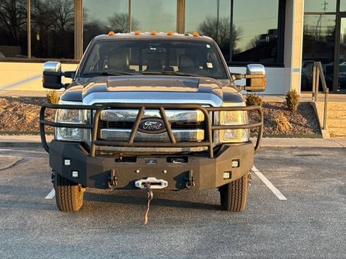 Used 2016 Ford F350 Lariat w/ Chrome Package image 2