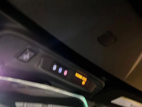 Used 2020 Chevrolet Camaro LT image 28