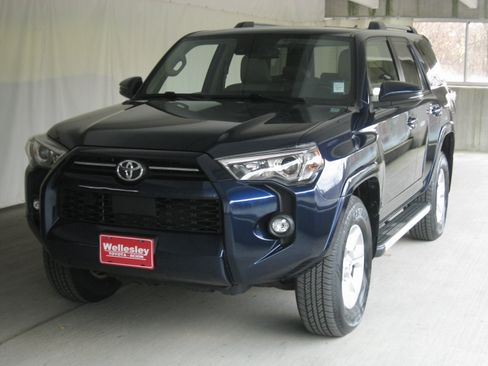 Certified 2021 Toyota 4Runner SR5 Premium image 26