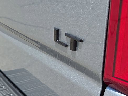 Used 2024 Chevrolet Silverado 1500 LT Trail Boss w/ LT Trail Boss Premium Package AWD/4WD image 8