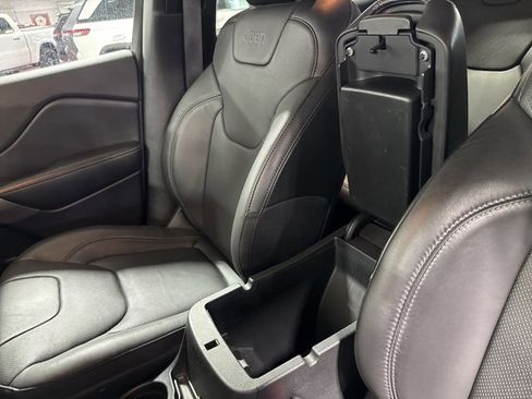 Certified 2021 Jeep Cherokee Limited w/ Elite Package image 25