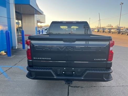 Used 2022 Chevrolet Silverado 1500 Custom image 4