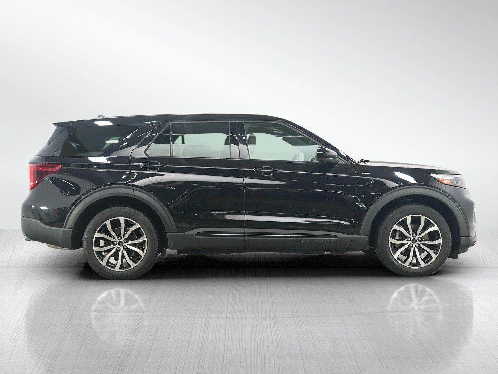 Used 2022 Ford Explorer ST-Line AWD/4WD image 6