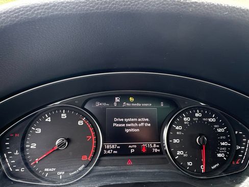 Used 2024 Audi Q5 Prestige AWD/4WD image 2