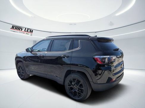 New 2026 Jeep Compass Latitude AWD/4WD image 5