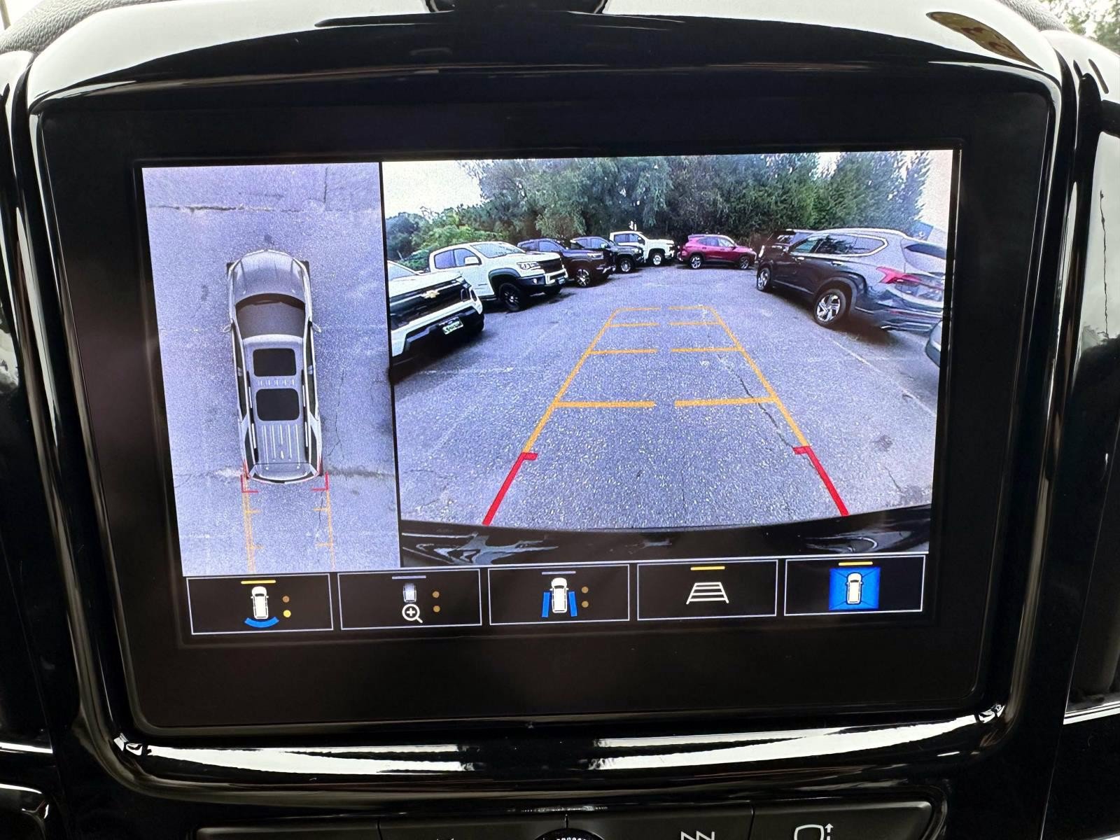 Used 2023 Chevrolet Traverse RS AWD/4WD image 22