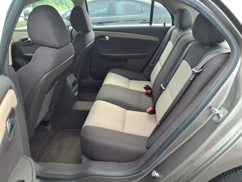 Used 2010 Chevrolet Malibu LT w/ Power Convenience Package FWD image 8