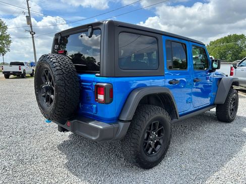 Used 2024 Jeep Wrangler Unlimited image 15