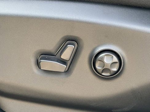 New 2026 Chrysler Pacifica Select image 12