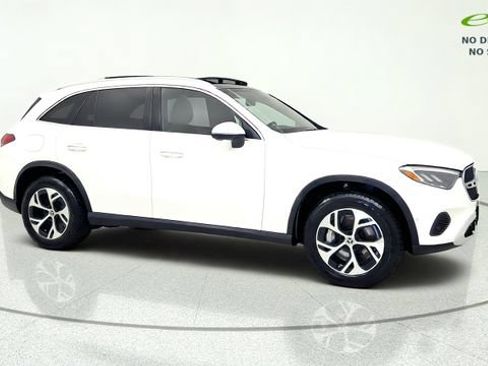 Used 2025 Mercedes-Benz GLC 350e 4MATIC image 1