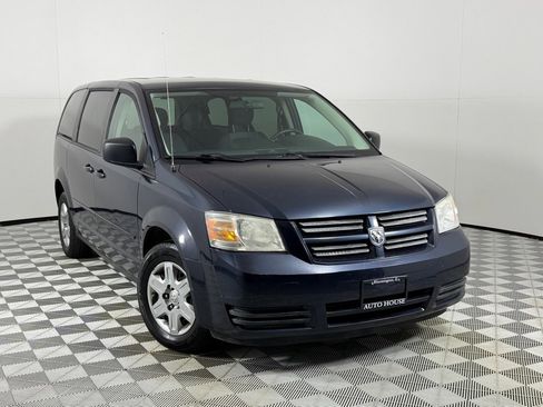 Used 2009 Dodge Grand Caravan SE FWD image 2