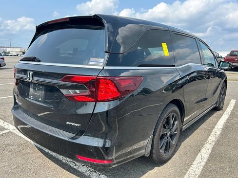 Used 2023 Honda Odyssey Sport image 4