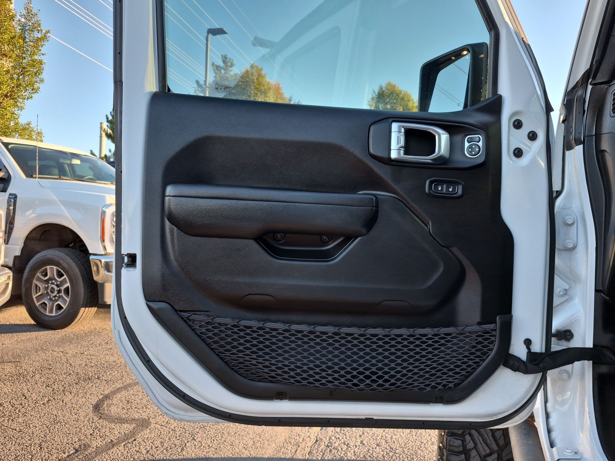 Used 2022 Jeep Gladiator Rubicon w/ LED Lighting Group AWD/4WD image 15