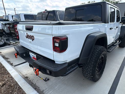 Used 2025 Jeep Gladiator Mojave w/ Safety Group image 4