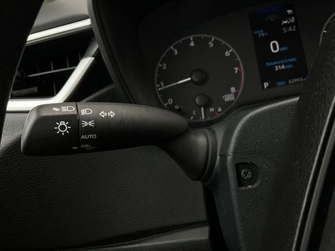 Used 2024 Toyota Corolla LE image 31