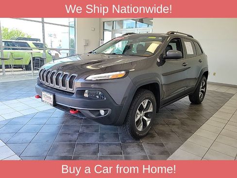Used 2015 Jeep Cherokee Trailhawk w/ Comfort/Convenience Group AWD/4WD image 2