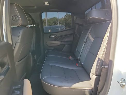 Used 2025 GMC Canyon Denali AWD/4WD image 10