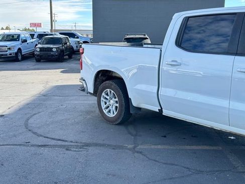 Used 2019 Chevrolet Silverado 1500 LT w/ Z71 Off-Road Package AWD/4WD image 16