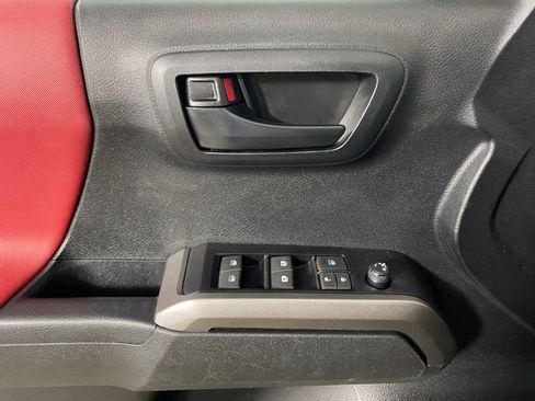 Certified 2023 Toyota Tacoma SR5 AWD/4WD image 21