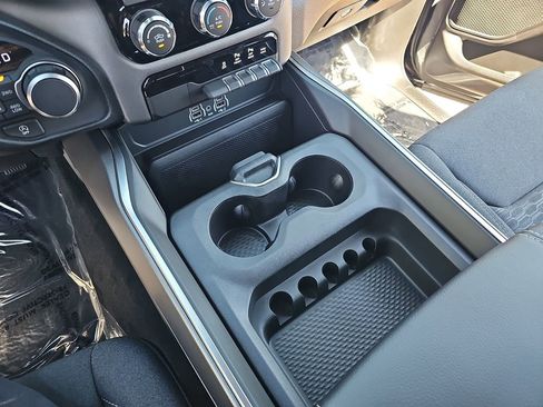 New 2026 RAM 1500 Express AWD/4WD image 23