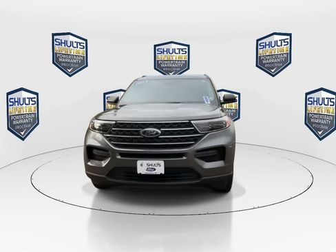 Used 2023 Ford Explorer XLT image 3