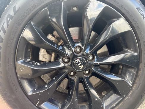 Used 2019 Kia Sorento S image 3