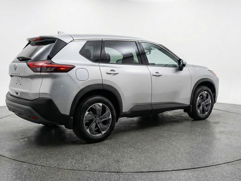 Used 2025 Nissan Rogue SV FWD image 9
