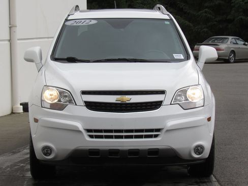 Used 2012 Chevrolet Captiva Sport LT FWD image 3