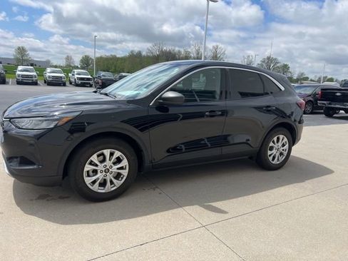 Used 2024 Ford Escape Active w/ Cold Weather Package FWD image 2