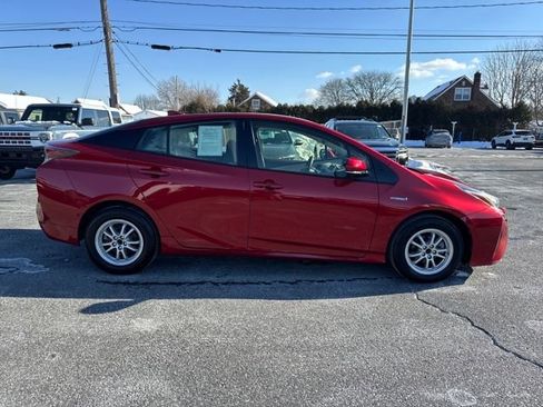 Used 2017 Toyota Prius Two w/ Prius Two Safety Plus Package image 6