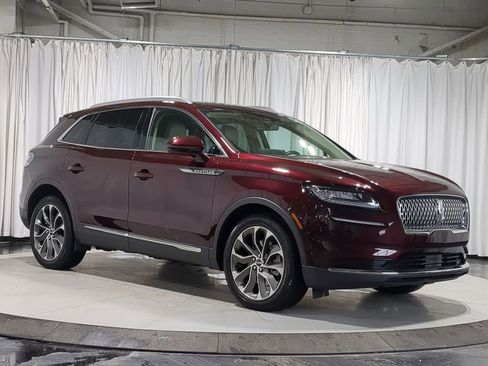 Used 2023 Lincoln Nautilus Reserve image 16