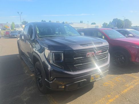 Used 2025 GMC Sierra 1500 Elevation w/ Preferred Package AWD/4WD image 1