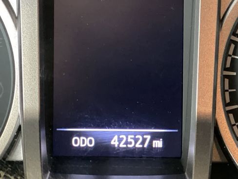 Used 2023 Toyota Tacoma Limited w/ Nightshade Package image 18