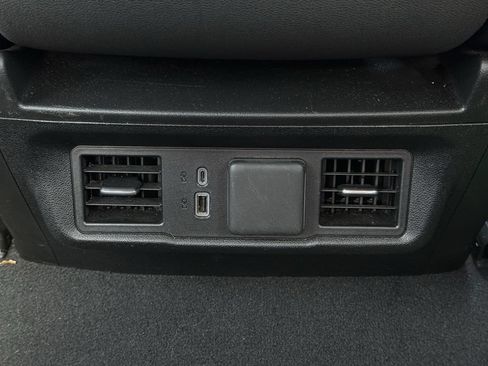 Used 2025 GMC Sierra 1500 SLT AWD/4WD image 29