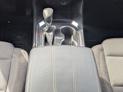 Used 2021 Chevrolet Traverse LT image 20