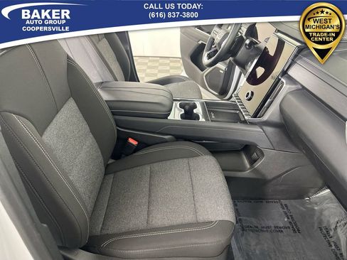 Used 2025 GMC Acadia Elevation image 28