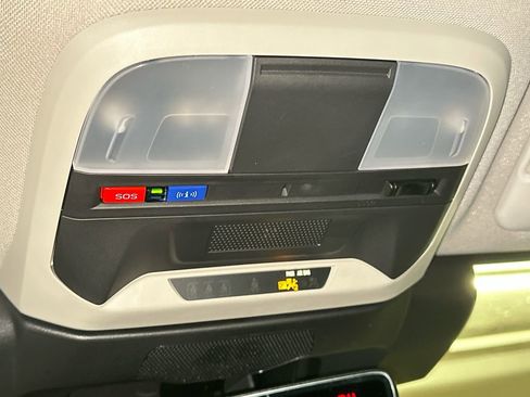 Used 2025 Subaru Crosstrek 2.0i Premium image 27