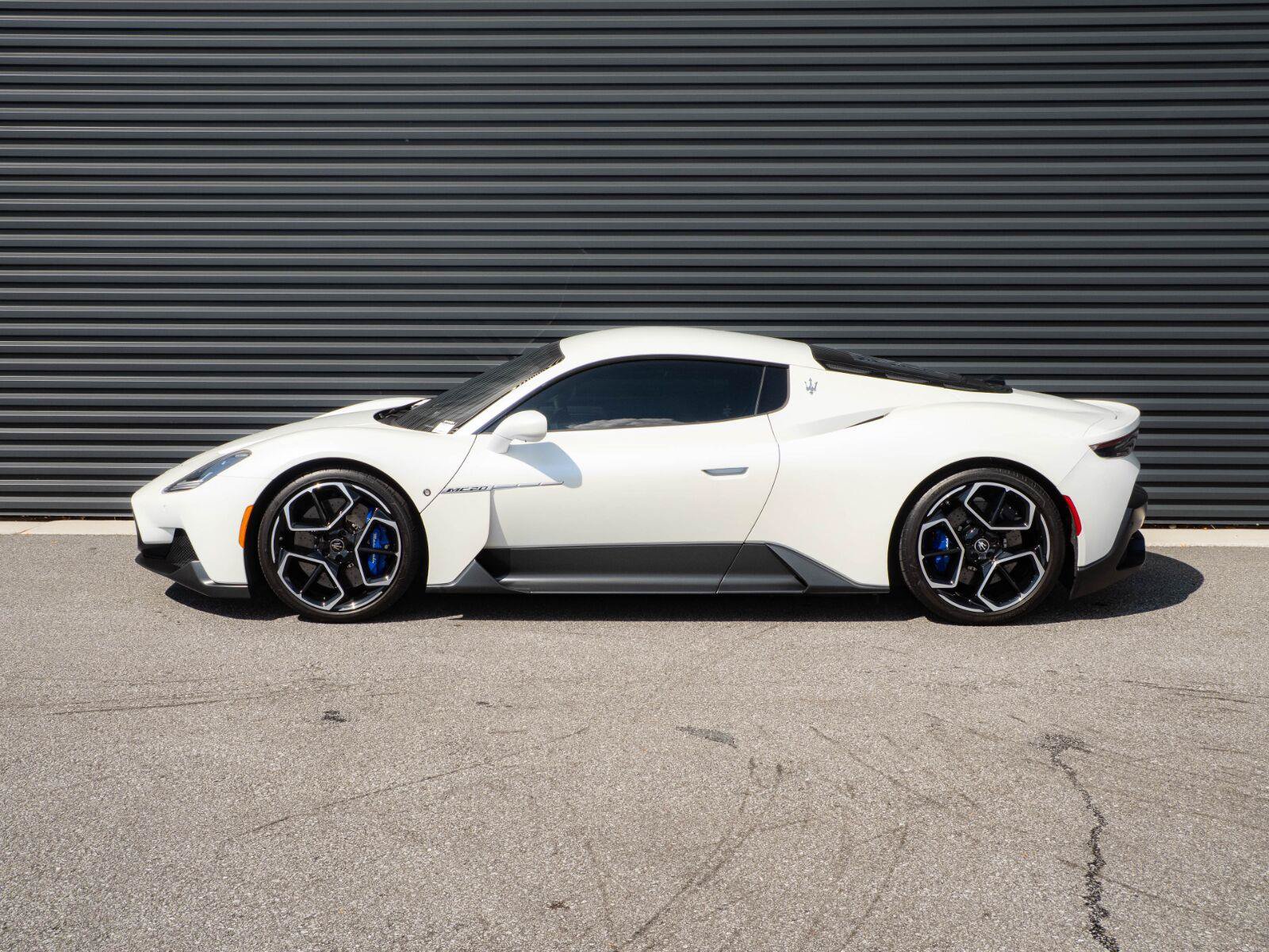Used 2022 Maserati MC20 Coupe RWD image 2