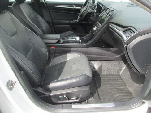 Used 2018 Ford Fusion Titanium AWD/4WD image 13