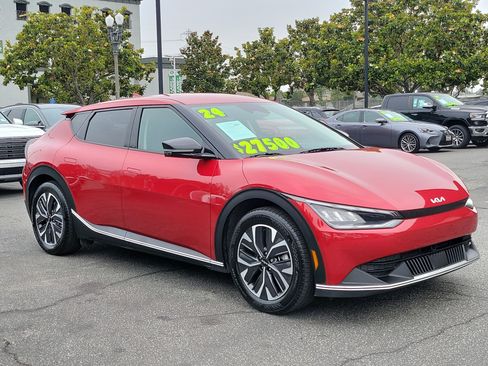 Used 2024 Kia EV6 Light RWD image 6