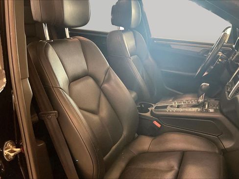 Used 2018 Porsche Macan S AWD/4WD image 8