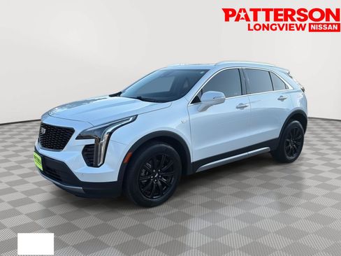 Used 2021 Cadillac XT4 Premium Luxury w/ Cold Weather Package FWD image 4