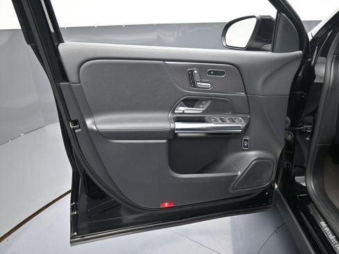 Certified 2021 Mercedes-Benz GLA 250 4MATIC image 18