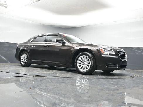 Used 2013 Chrysler 300 image 30