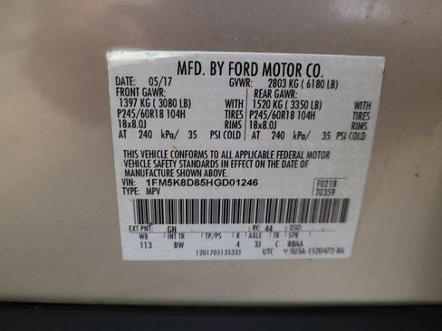 Used 2017 Ford Explorer XLT w/ Equipment Group 202A AWD/4WD image 33