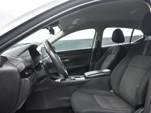 Used 2024 Nissan Sentra SV w/ All-Weather Package FWD image 10