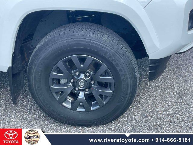 Used 2023 Toyota Tacoma SR5 AWD/4WD image 10