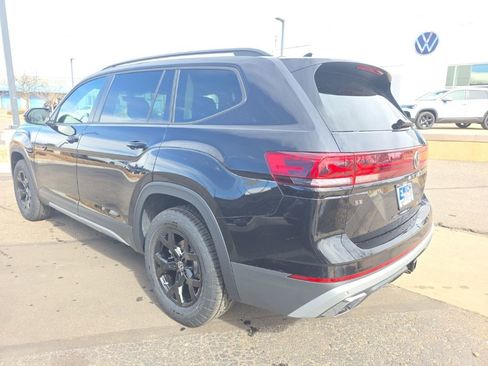 New 2026 Volkswagen Atlas Peak Edition AWD/4WD image 3