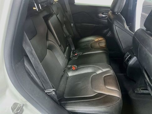 Used 2023 Jeep Cherokee Altitude Lux AWD/4WD image 27